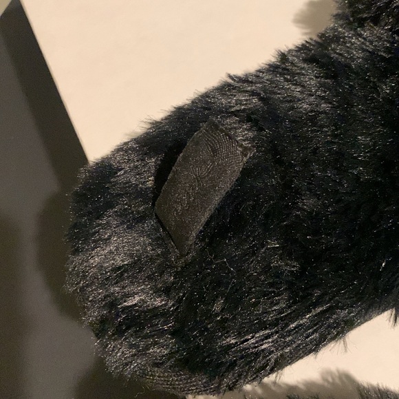 PINK FROM VICTORIA’S SECRET SLIPPERS - Black Faux Fur (New Without Tags) - Picture 7 of 10